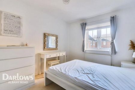 1 bedroom coach house to rent - Photo 2