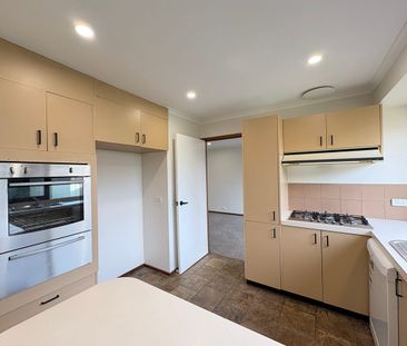 Family Home on Melrose Drive - Photo 6