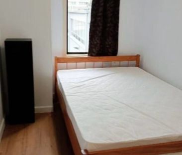 Apartment in Queen St - Photo 2