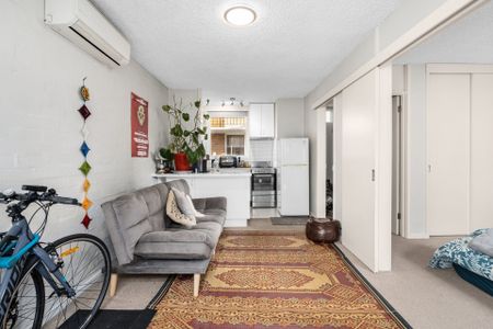 City Convenience, Suburban Charm: Explore Life in Brunswick West - Photo 2