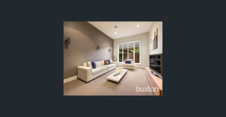 EFFORTLESS FAMILY HOME - Photo 2