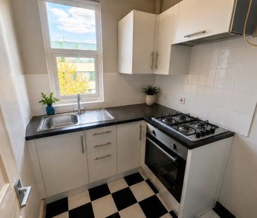 1 Bed Flat, Elmcourt Road, SE27 - Photo 2