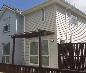 4 BEDROOM - 2 STOREY - GARAGE - Photo 3