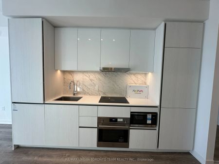 8 Interchange Way #5310 - Photo 4