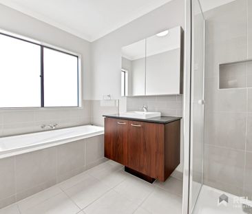 Beautiful 4-Bedroom Home in Prime Tarneit Location - Photo 3