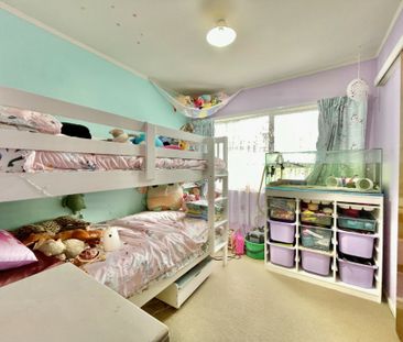 2 BEDROOM - GARAGE - FULLY FENCED - Photo 2