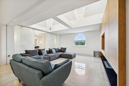 4 bedroom apartment to rent - Photo 3