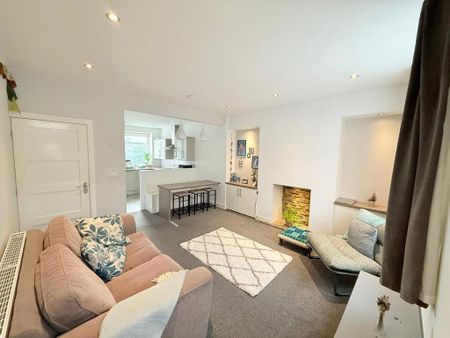 2 bedroom terraced house to rent - Photo 2