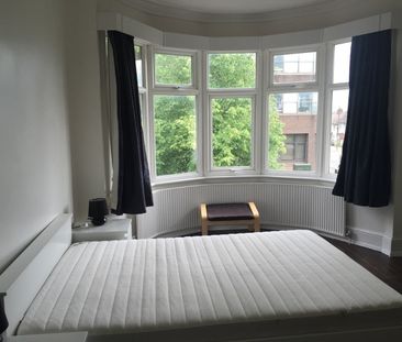 4 Bed Semi-Detached House, Roxborough Avenue, HA1 - Photo 4