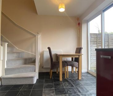 2 bedroom terraced house to rent - Photo 3