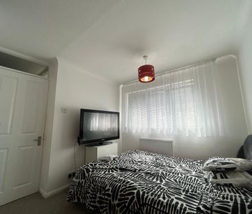 3 bedroom semi-detached house to rent - Photo 5