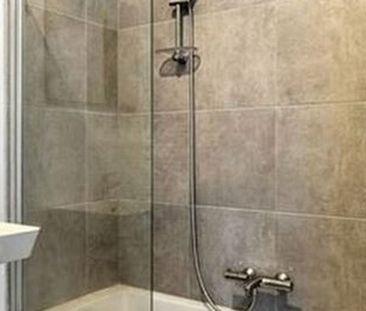 Appartement te huur in Antwerpen voor € 930 met 1 slaapkamer - Photo 3