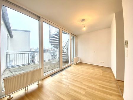 Helle Dachgeschosswohnung mit Weitblick – Perfekt für Paare! - Photo 4