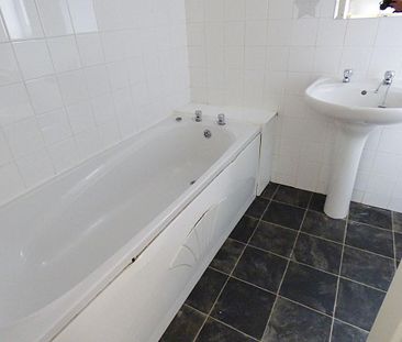 3 bed upper flat to rent in NE25 - Photo 6