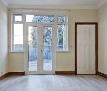 Waddon Court Road, Croydon - Photo 1