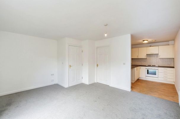 2 bedroom Flat To Let - Photo 1