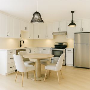 4 1/2 - Entièrement Rénové - 1er Mai - Photo 3