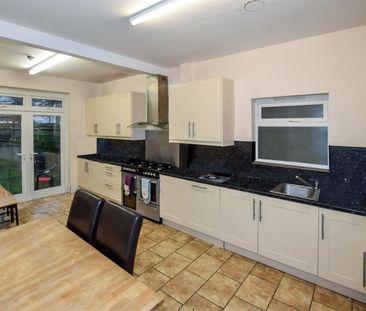 1 bedroom Flat To Let - Photo 3