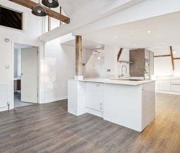 Cobbetts Hill, Weybridge, Surrey, KT13 - Photo 2