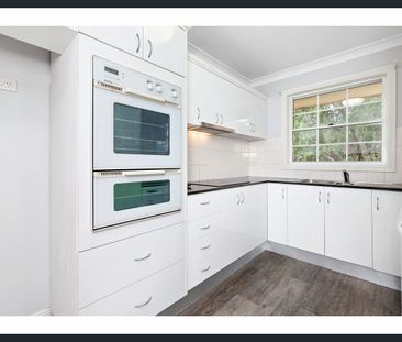 Light-Filled Apartment with Secure Parking – Walk to Darby Street &... - Photo 3