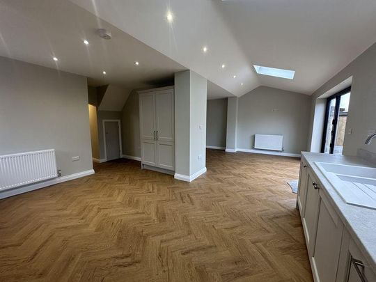 4 bedroom detached house to rent - Photo 1