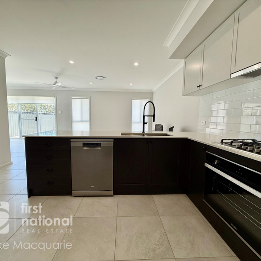 14 Willandra Way, Edgeworth NSW 2285 - House For Rent | Domain - Photo 1