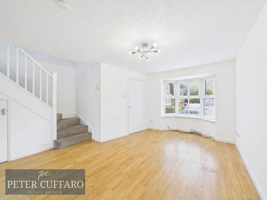 3 bedroom end of terrace house to rent - Photo 1