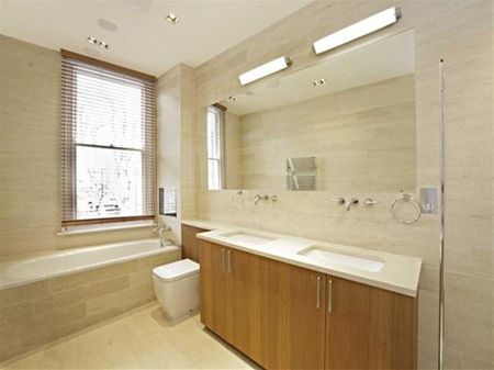 4 bedroom end of terrace house to rent - Photo 4