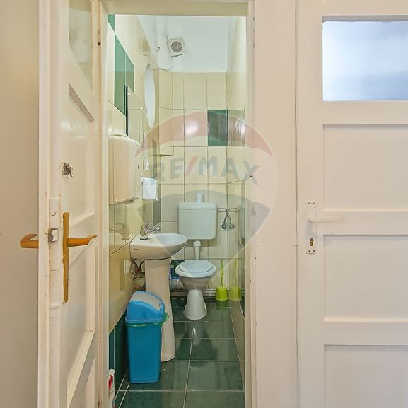 Vilă - DE INCHIRIAT - pentru diverse businessuri - Fotografie 1