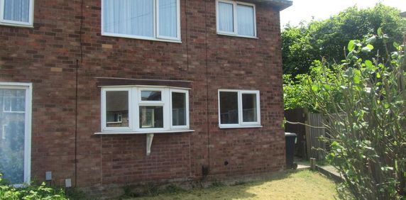 2 bedroom ground floor maisonette to rent - Photo 2