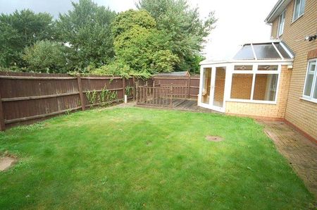 4 bedroom detached house to rent - Photo 5