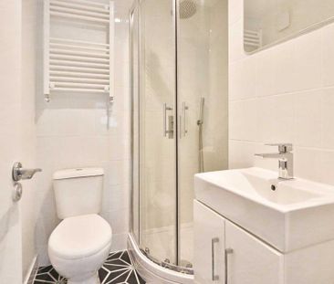 4 bedroom end of terrace house to rent - Photo 3