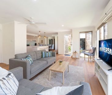 19 River Oak Drive, Helensvale, QLD - Photo 1