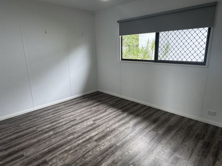 Spacious Coastal Living in Moonee Beach – Main Home Plus Granny Flat - Photo 2