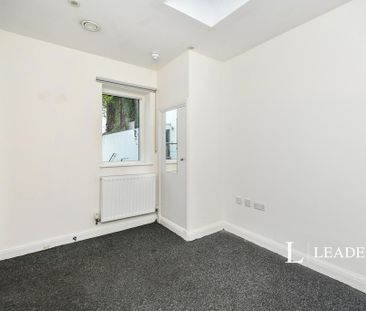 3 bedroom end of terrace house to rent - Photo 2