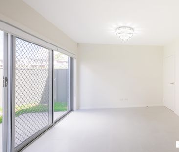 15 Guma Glade, Riverstone NSW 2765 - House For Rent | Domain - Photo 2