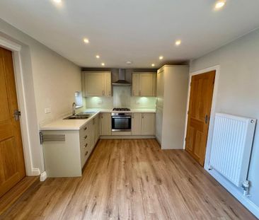 3 bedroom terraced house to rent - Photo 6