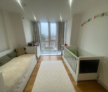 2 Bed Flat, Cezanne Road, W3 - Photo 5