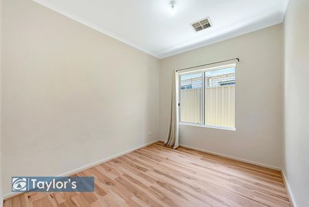 EASY TO MAINTAIN 3 BEDROOM HOME - Photo 2