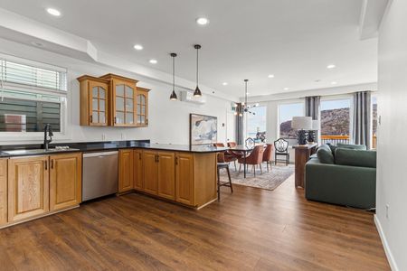 Duckworth Street - Photo 5