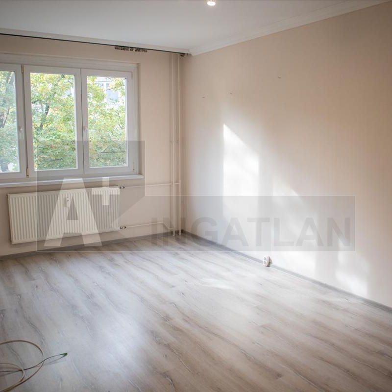 Kiadó felújított panel lakás - Szeged - Fotó 1