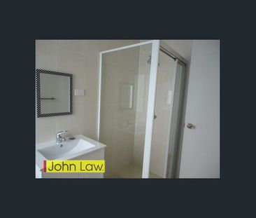 Beautiful Space Home, 700 meter to Cabramatta Station & 3 bedroom w... - Photo 2