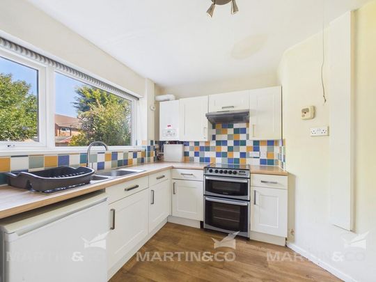 3 bedroom semi-detached house to rent - Photo 1