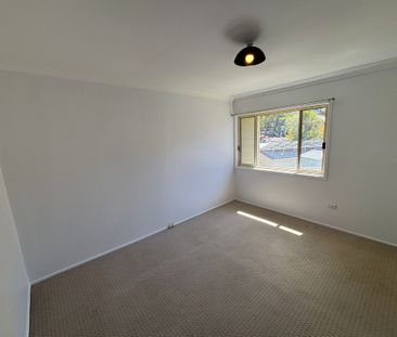 FRESHLY UPDATED 3-BEDROOM HOME WITH ENTERTAINING DECK - Photo 5