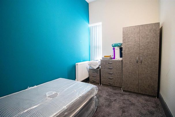 4 bedroom terraced house to rent - Photo 1