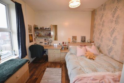 6 bedroom Flat in Brudenell Road, Leeds - Photo 2