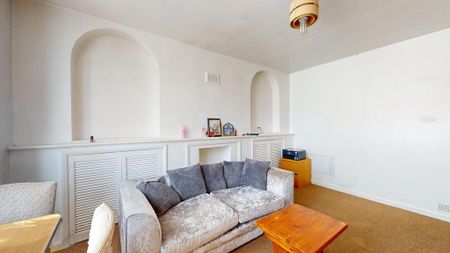 2 bedroom ground floor flat to rent - Photo 3