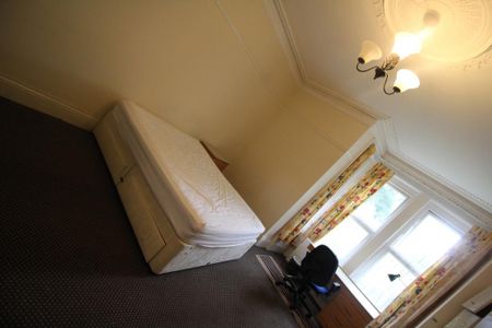 3 bedroom terraced house to rent - Photo 2