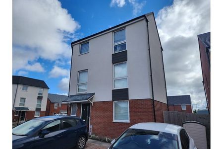 1 bedroom in a house share to rent - Photo 2