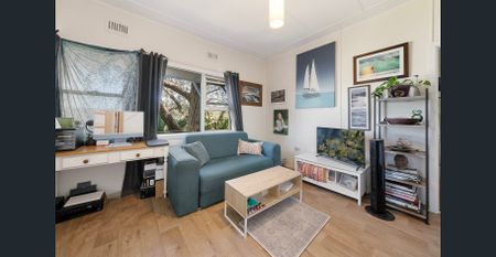 Charming Coastal Cottage with Elevated Views - Photo 3